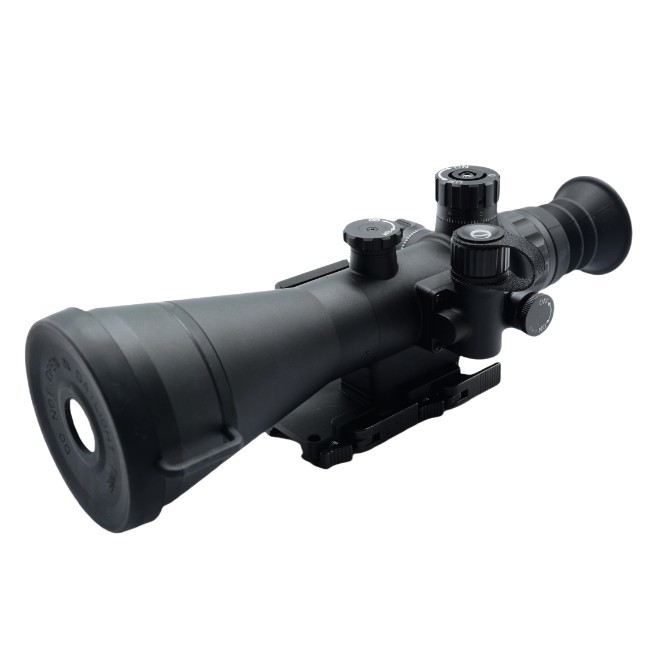 বাইরে শিকারের জন্য নাইট ভিশন স্কোপ